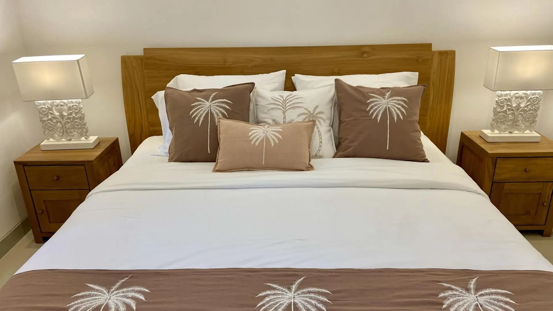 Villa Solas Legian Indonesia